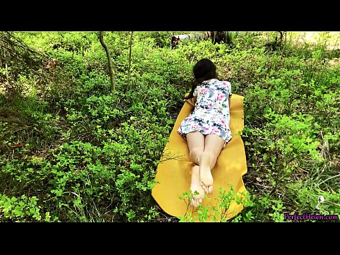 ❤️ 陌生人在Tinder上自慰我的阴部,并在树林里热情地做爱 ☑ Anal video